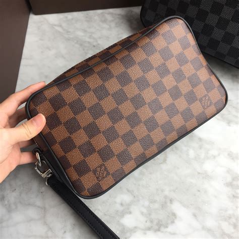 lv clutch mens